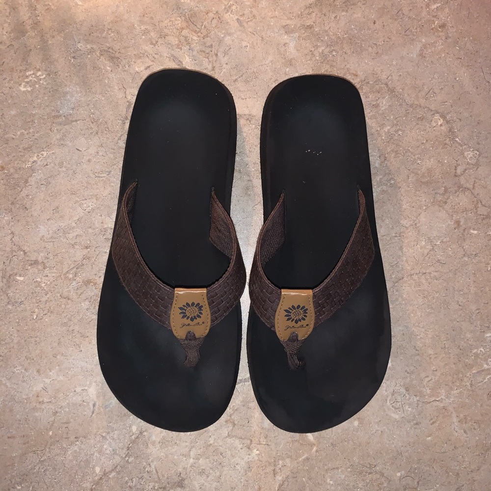 Yellow Box Flip flops size 8 1/2